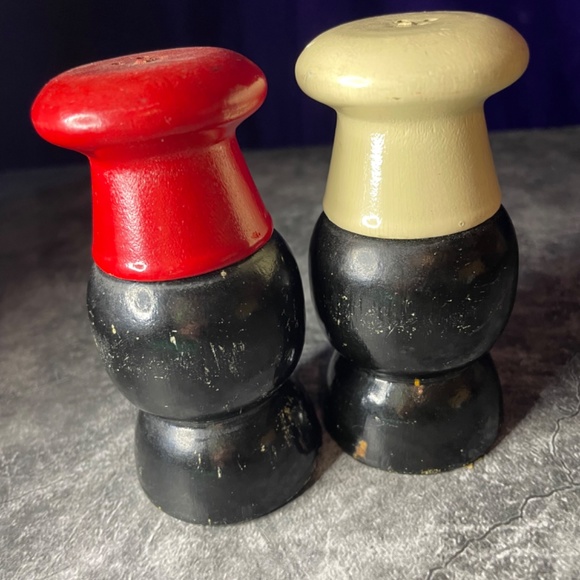 Black Americana Mammy and Pappy Salt and Pepper Shakers - Picture 3 of 9